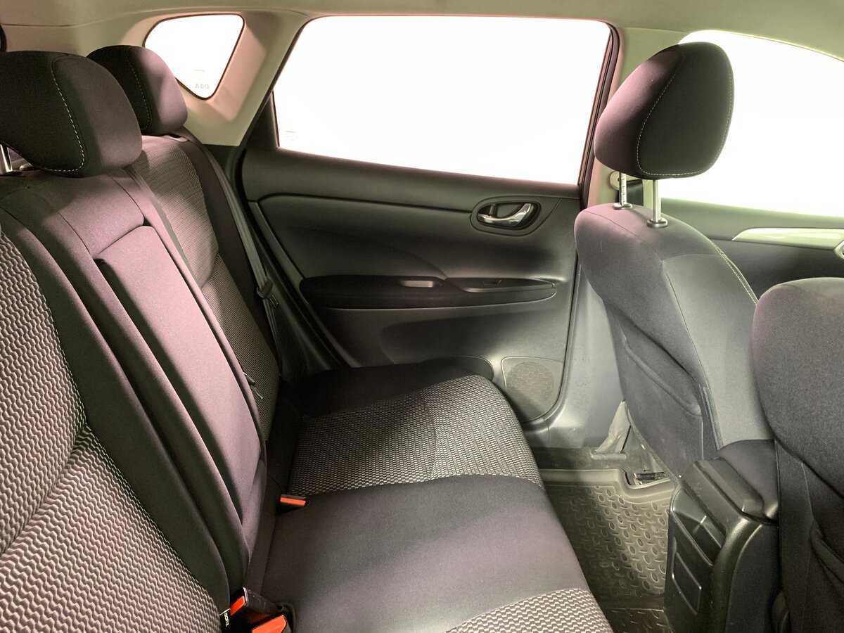 Купить Nissan Tiida с пробегом. Фото: #17