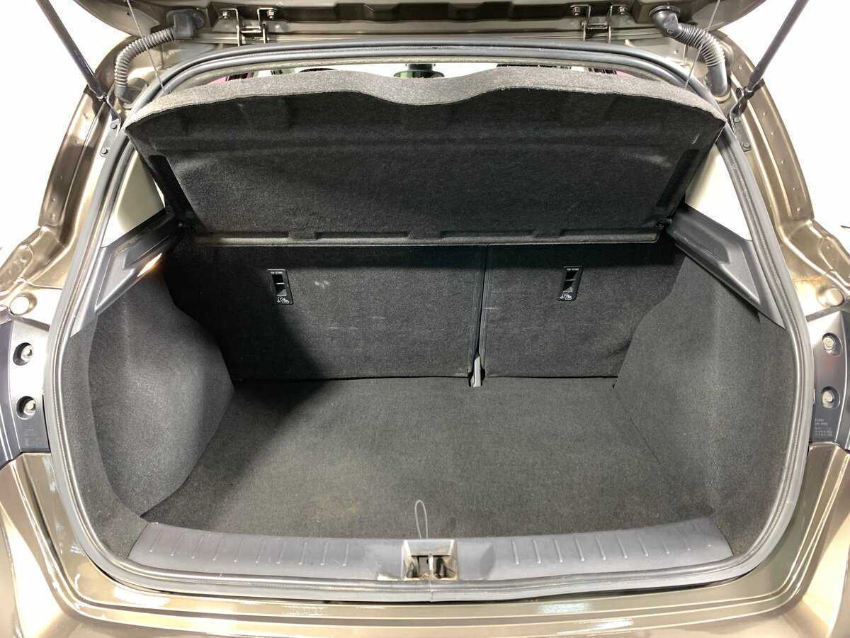 Купить Nissan Tiida с пробегом. Фото: #19