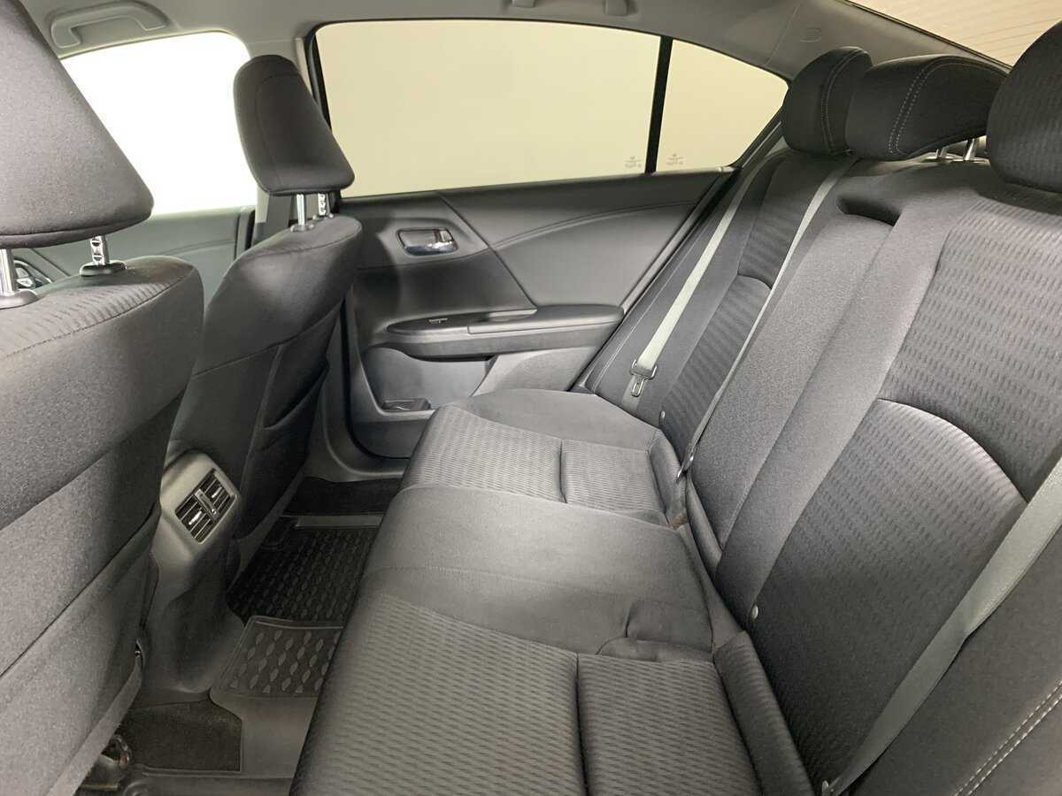 Купить Honda Accord с пробегом. Фото: #16