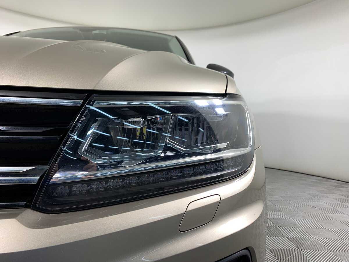 Купить Volkswagen Tiguan с пробегом. Фото: #9
