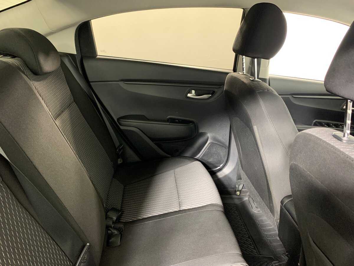 Купить Kia Rio с пробегом. Фото: #17