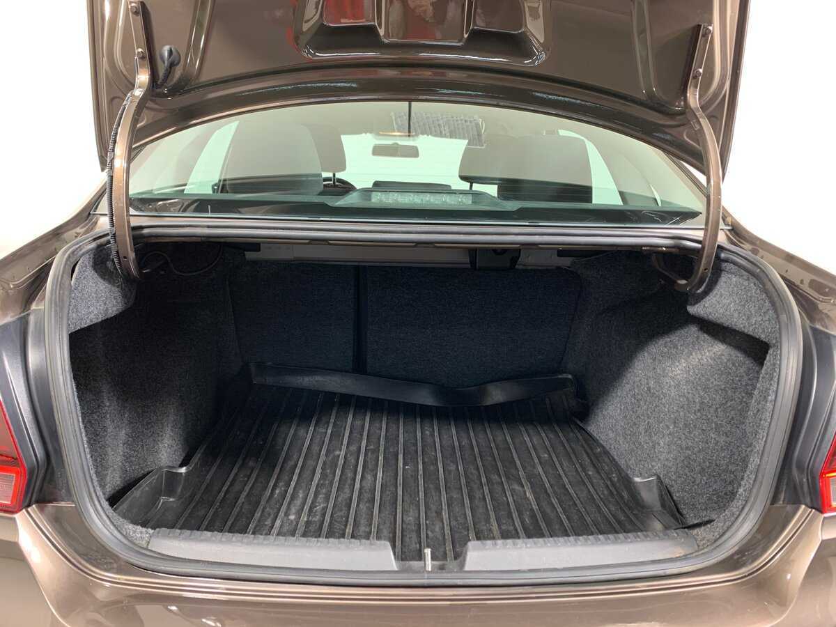 Купить Volkswagen Polo с пробегом. Фото: #16