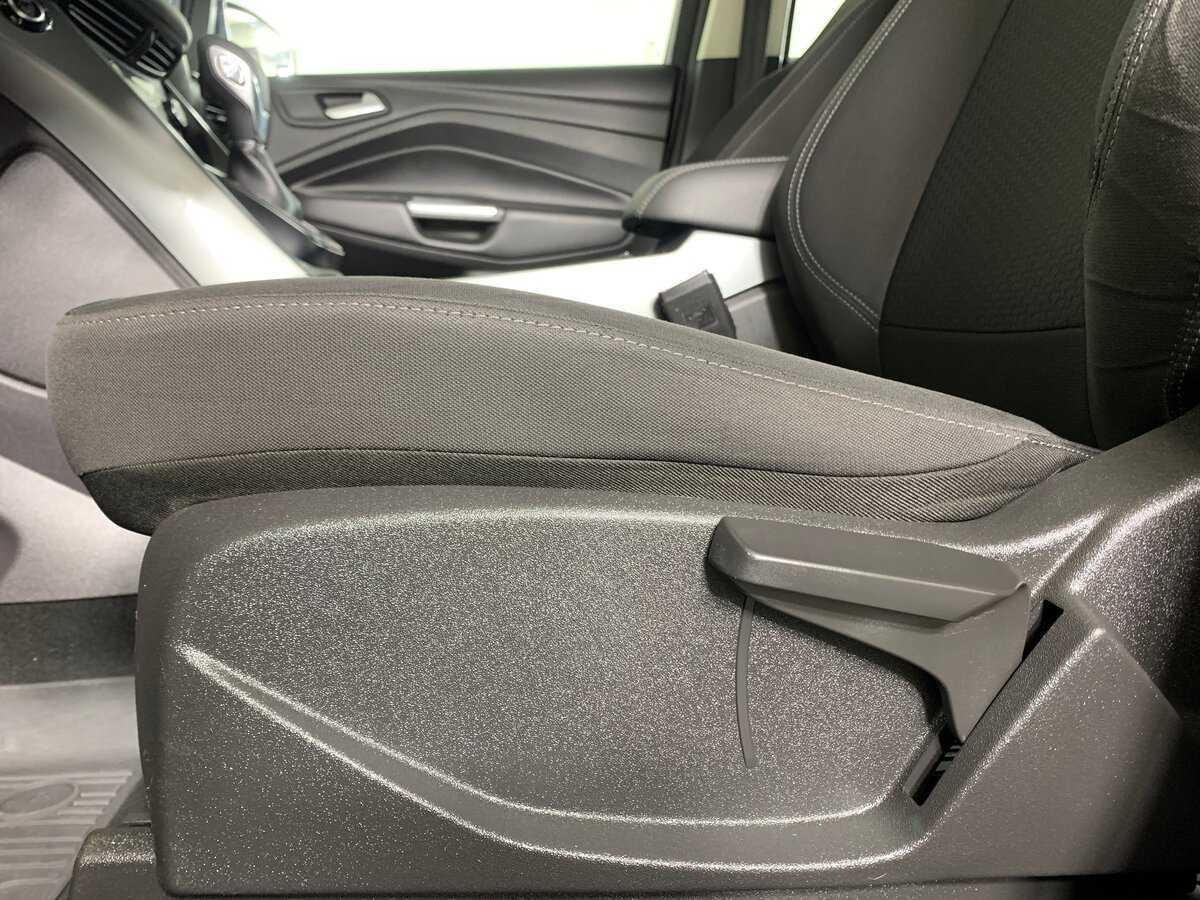 Купить Ford Kuga с пробегом. Фото: #16