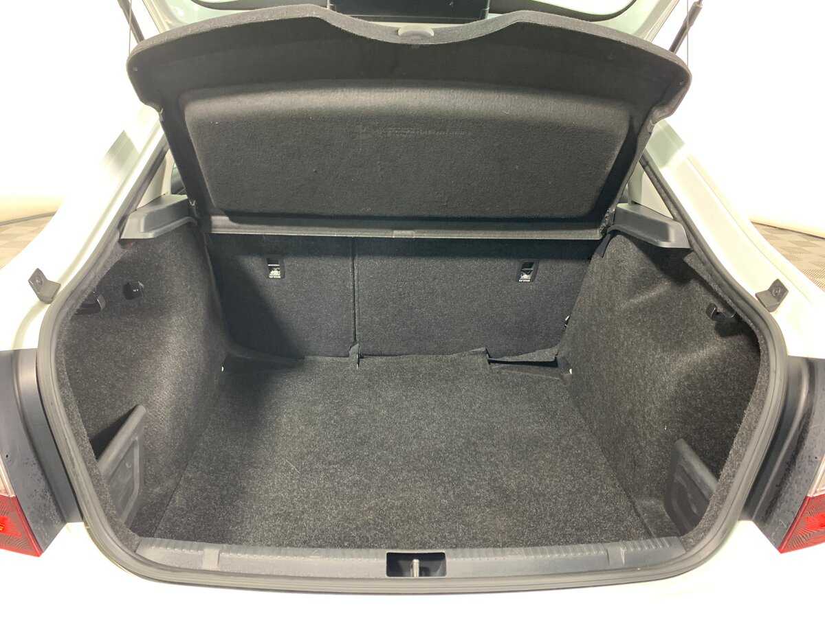 Купить Skoda Rapid с пробегом. Фото: #19