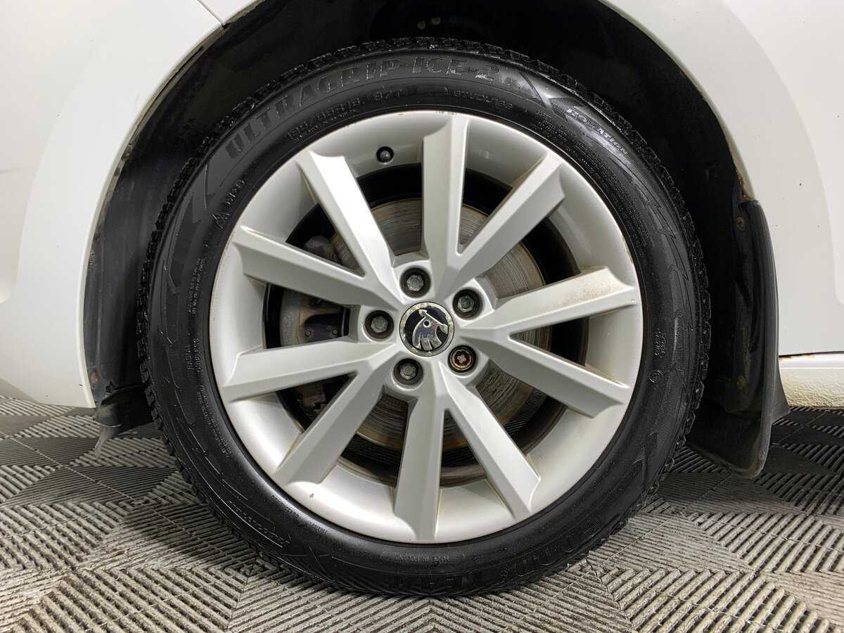 Купить Skoda Rapid с пробегом. Фото: #8