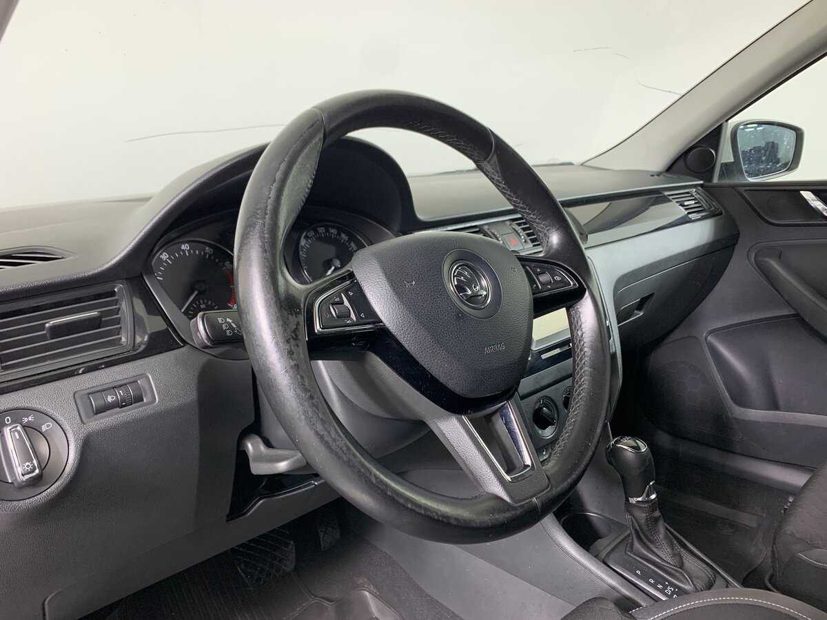 Купить Skoda Rapid с пробегом. Фото: #10