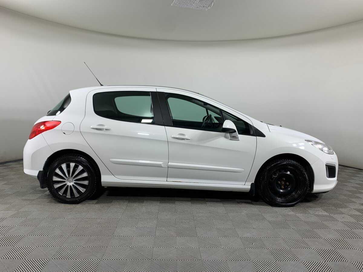 Купить Peugeot 308 с пробегом. Фото: #3