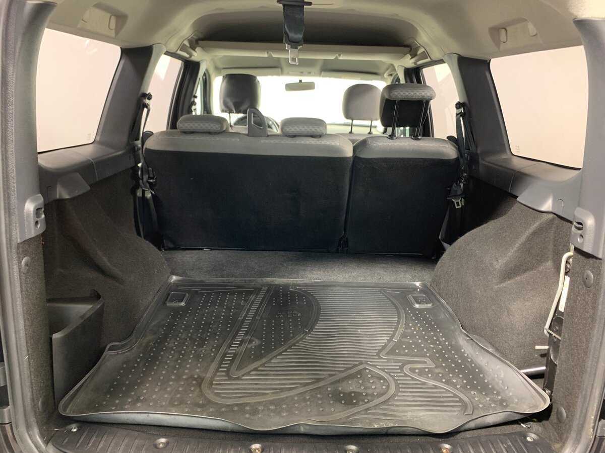 Купить Lada (ВАЗ) Largus с пробегом. Фото: #19