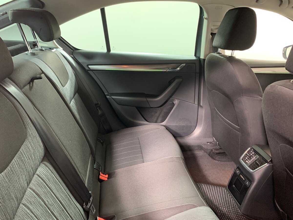 Купить Skoda Octavia с пробегом. Фото: #17