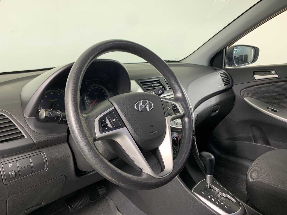 Купить Hyundai Solaris с пробегом. Фото: #10