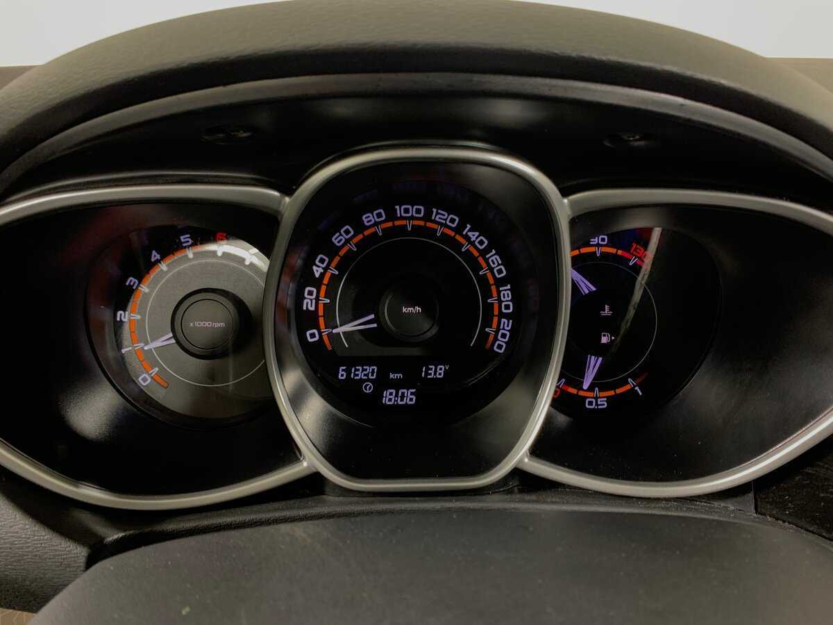 Купить Lada (ВАЗ) Vesta с пробегом. Фото: #14