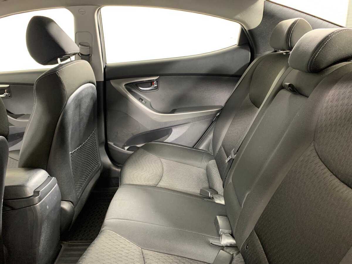 Купить Hyundai Elantra с пробегом. Фото: #18