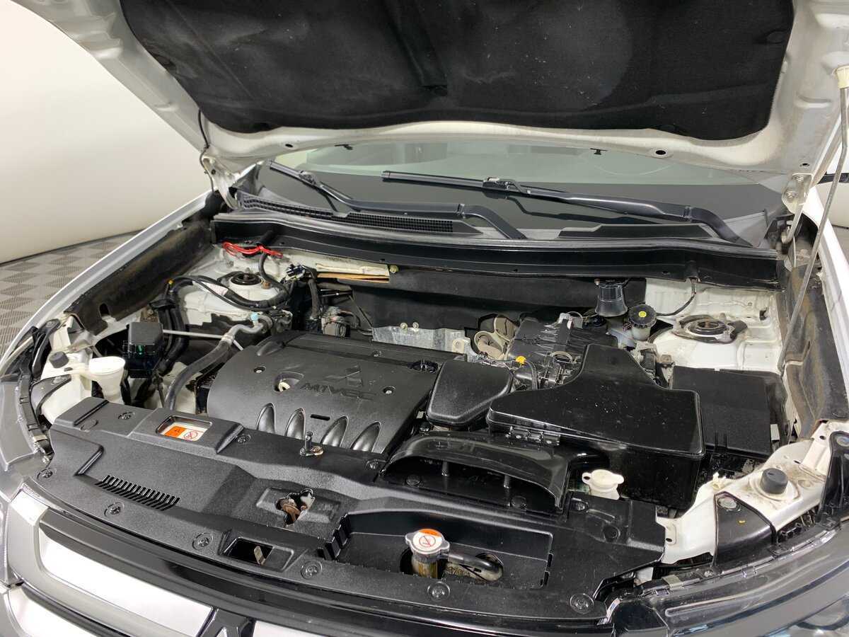 Купить Mitsubishi Outlander с пробегом. Фото: #10