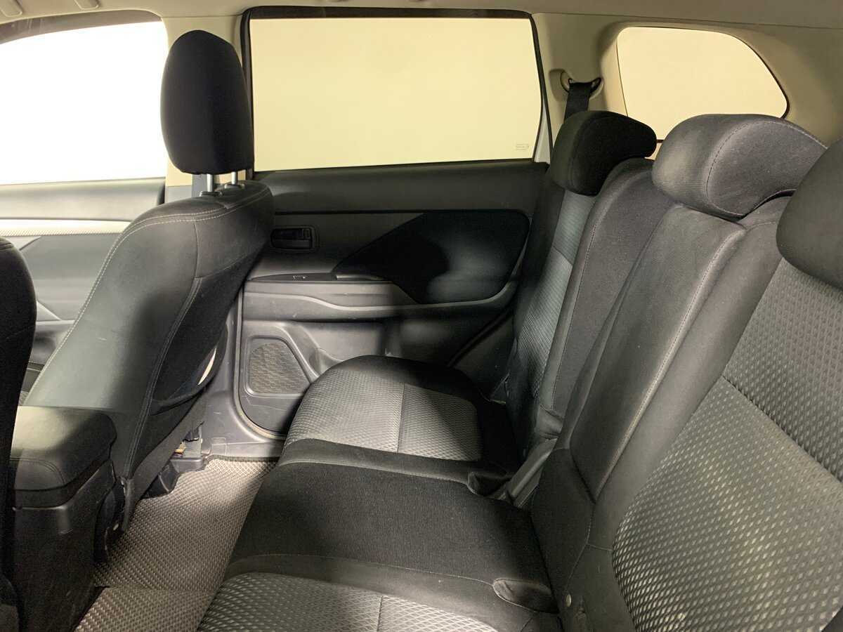 Купить Mitsubishi Outlander с пробегом. Фото: #18