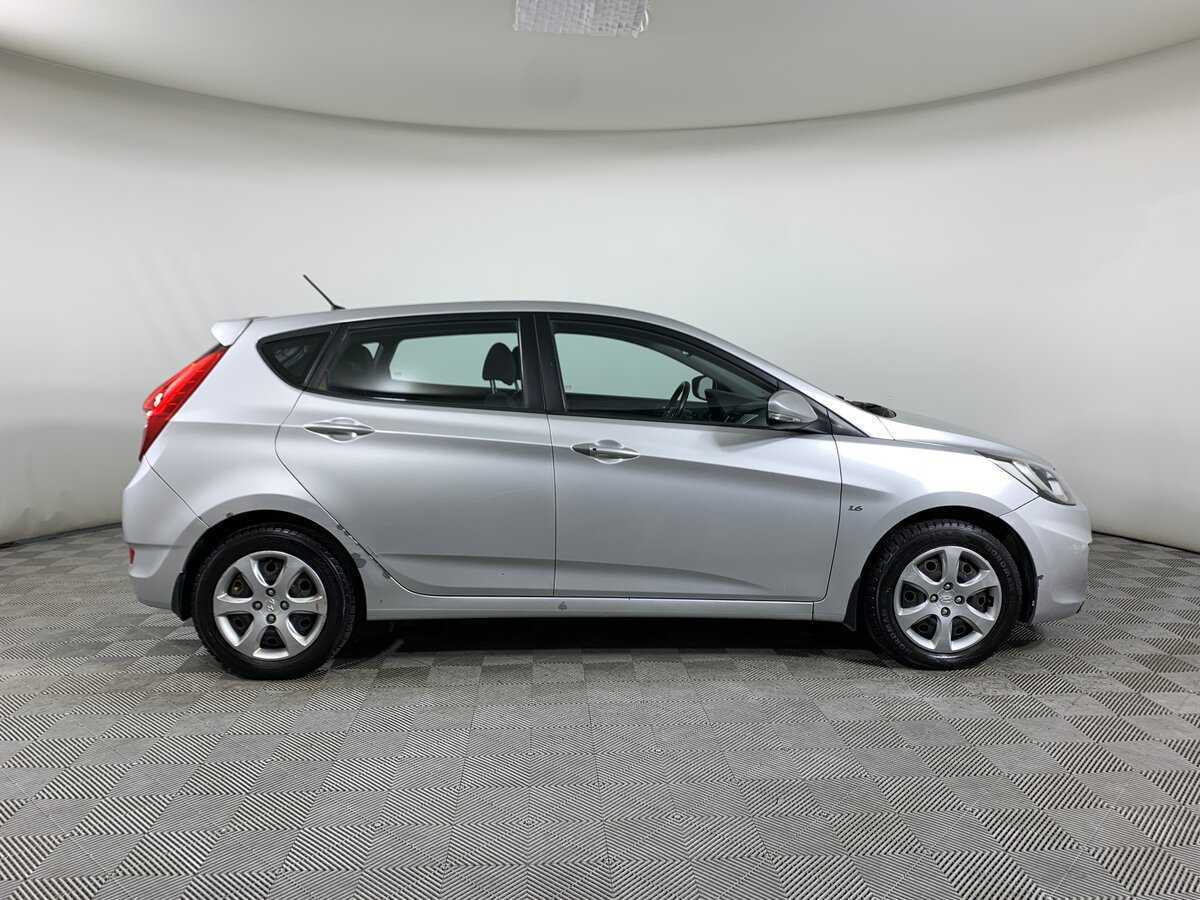 Купить Hyundai Solaris с пробегом. Фото: #3