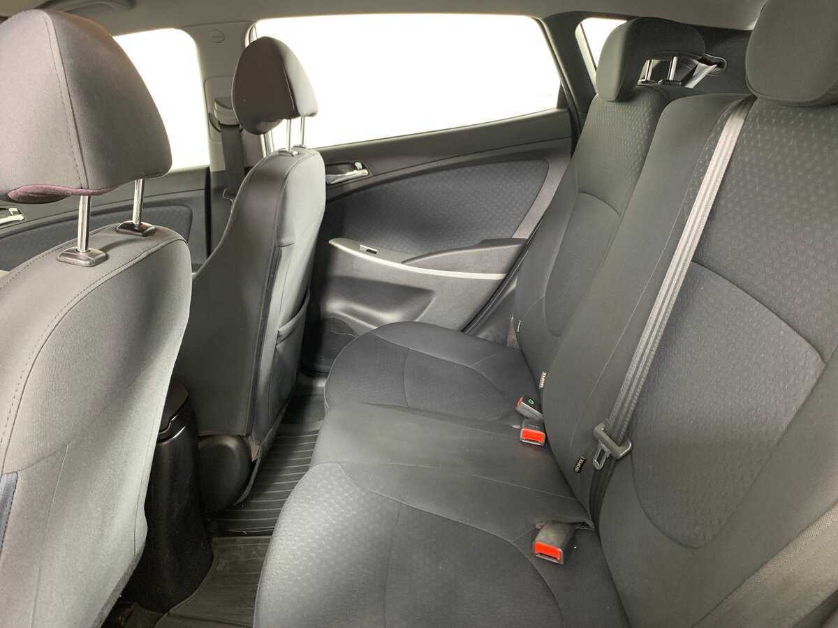 Купить Hyundai Solaris с пробегом. Фото: #18