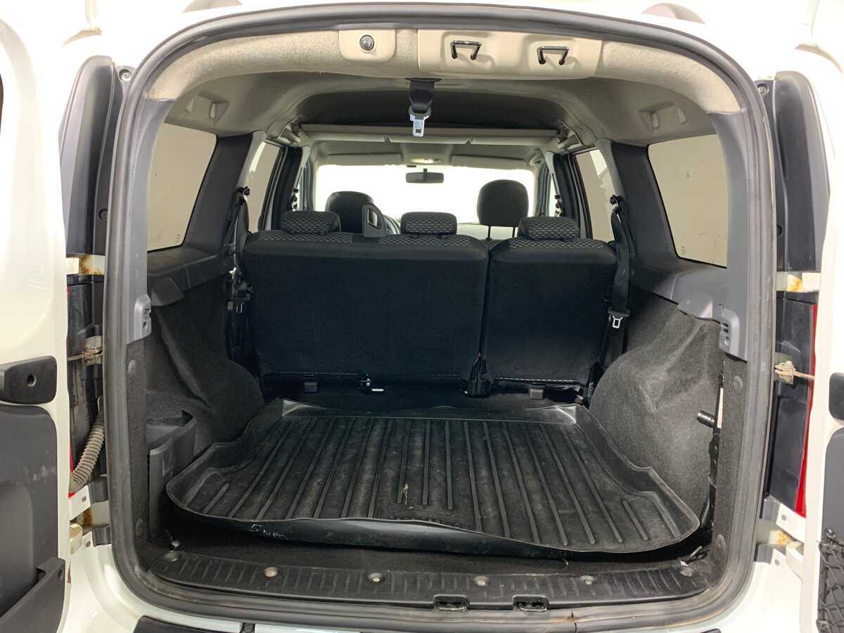 Купить Lada (ВАЗ) Largus с пробегом. Фото: #18