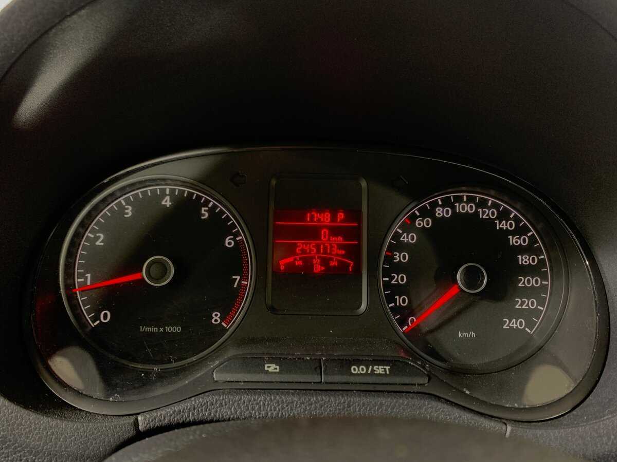 Купить Volkswagen Polo с пробегом. Фото: #14