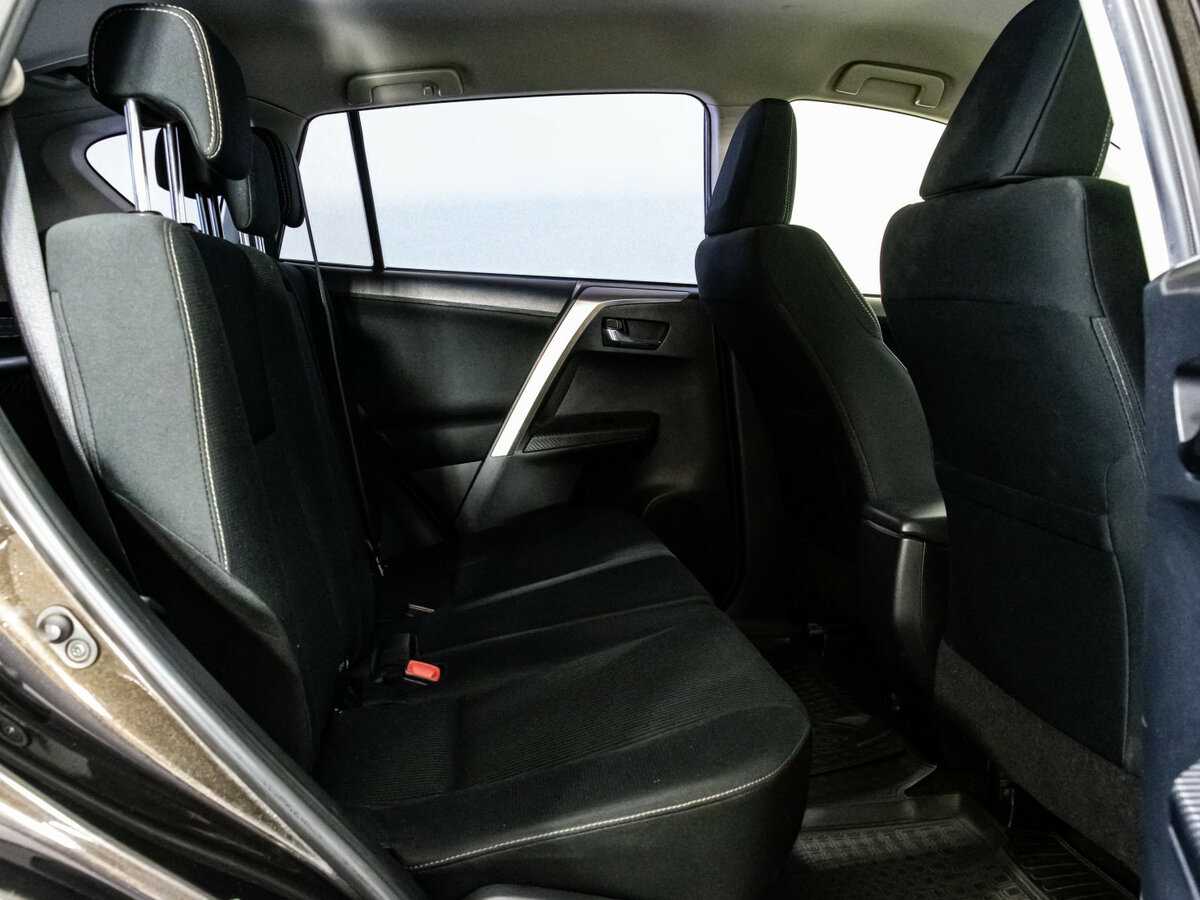 Купить Toyota RAV4 с пробегом. Фото: #13