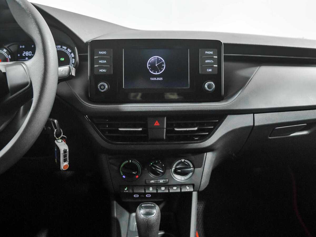 Купить Skoda Rapid с пробегом. Фото: #9