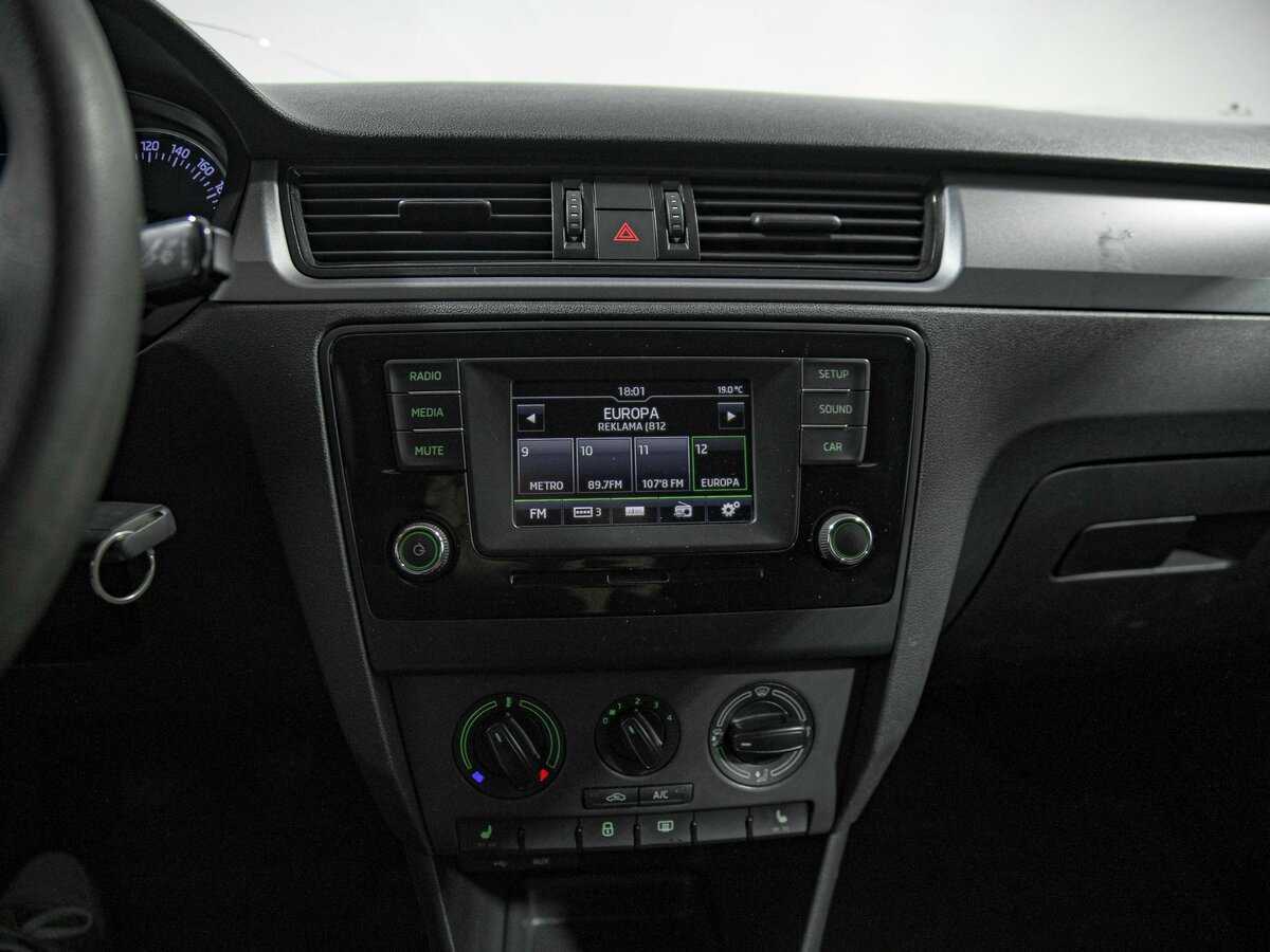Купить Skoda Rapid с пробегом. Фото: #8