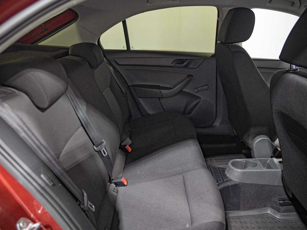 Купить Skoda Rapid с пробегом. Фото: #11