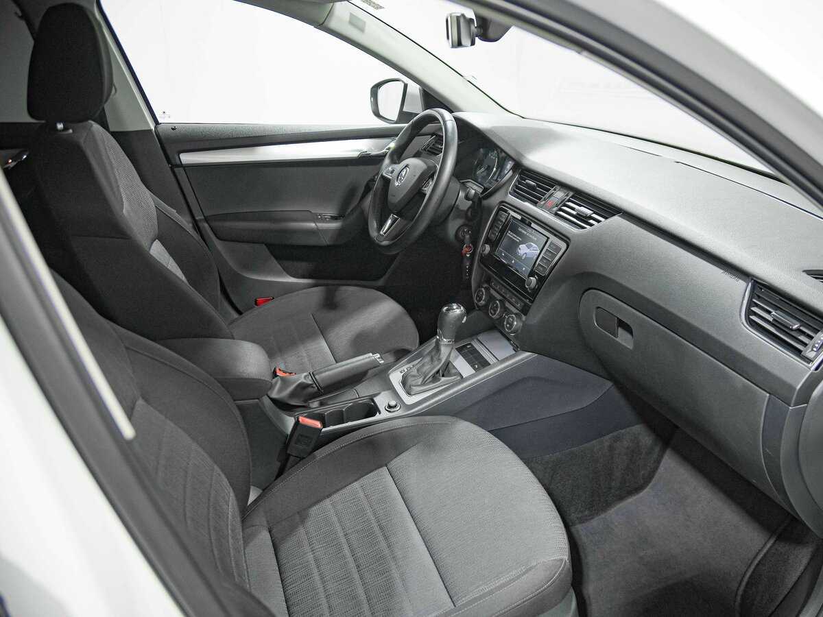Купить Skoda Octavia с пробегом. Фото: #14