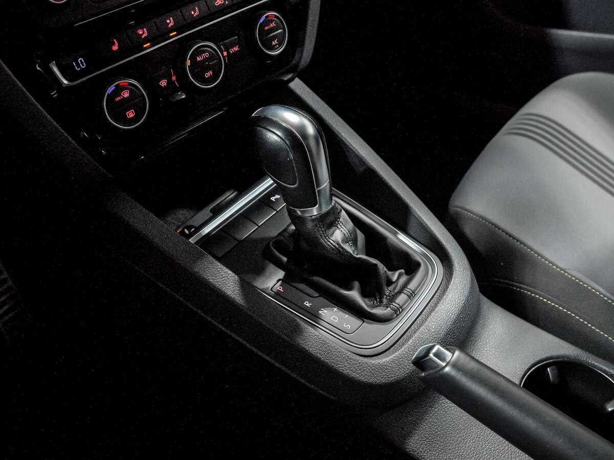 Купить Volkswagen Jetta с пробегом. Фото: #10