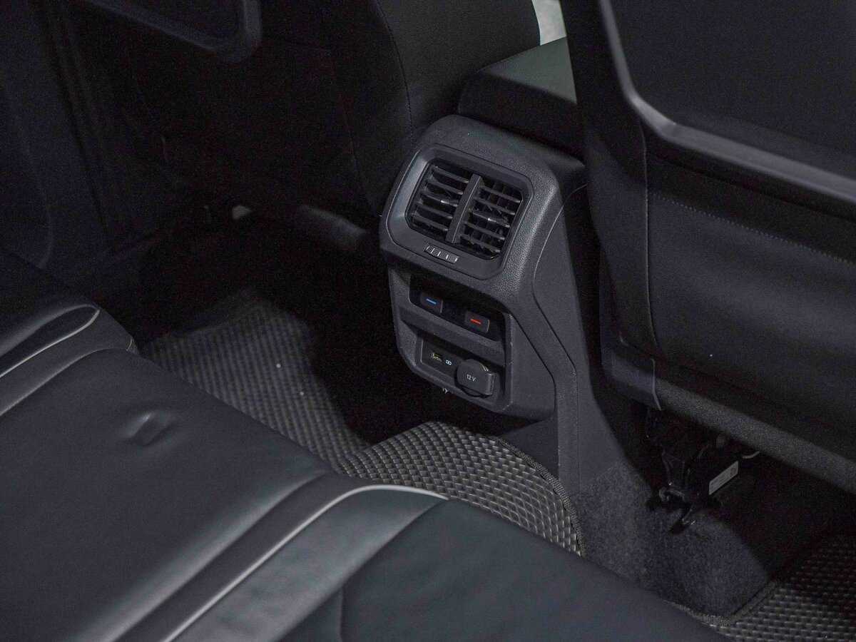 Купить Volkswagen Tiguan с пробегом. Фото: #14