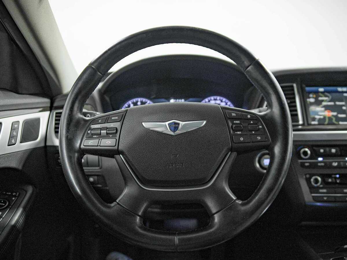 Купить Hyundai Genesis с пробегом. Фото: #9