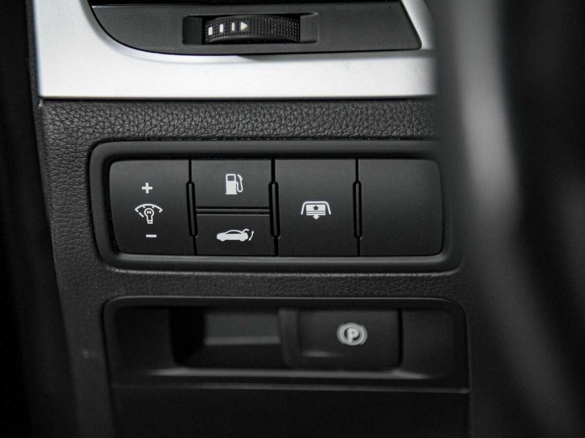 Купить Hyundai Genesis с пробегом. Фото: #17