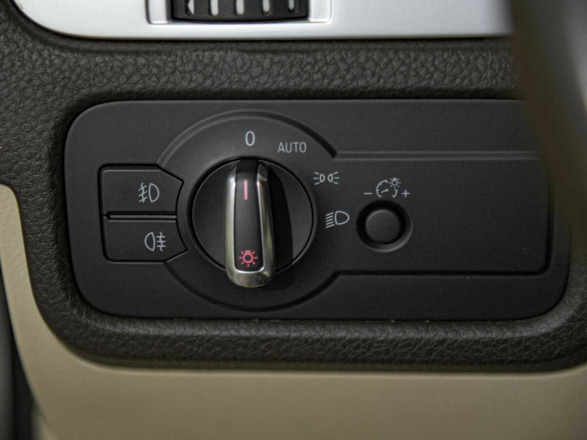 Купить Volkswagen Touareg с пробегом. Фото: #14