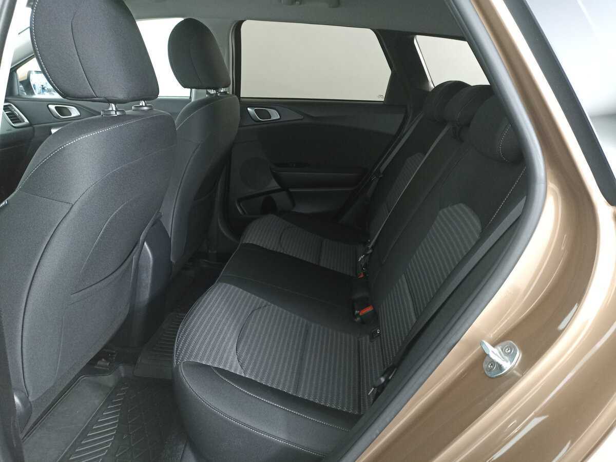 Купить Kia Ceed с пробегом. Фото: #11