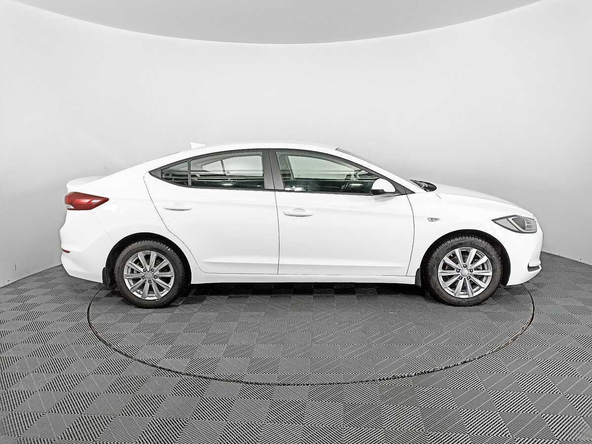 Купить Hyundai Elantra с пробегом. Фото: #3