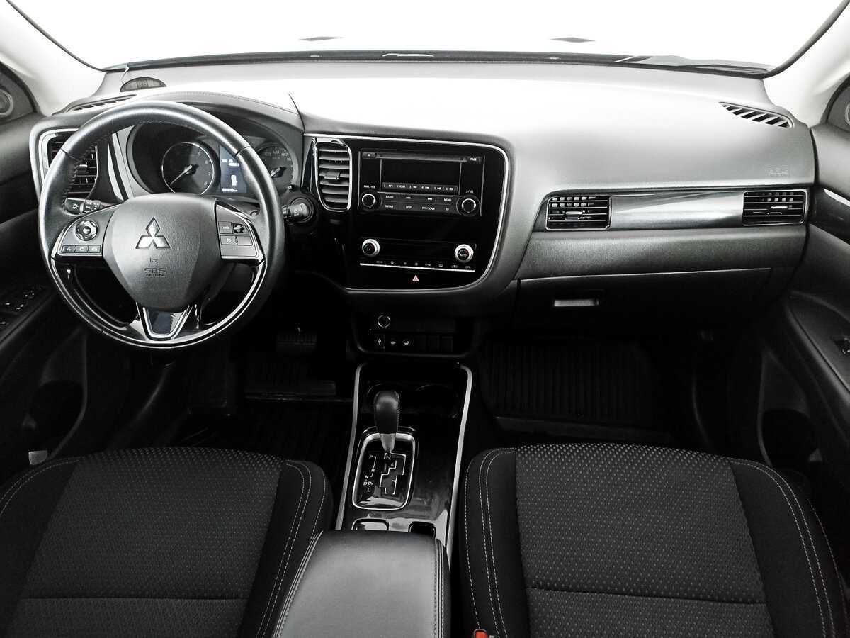 Купить Mitsubishi Outlander с пробегом. Фото: #10