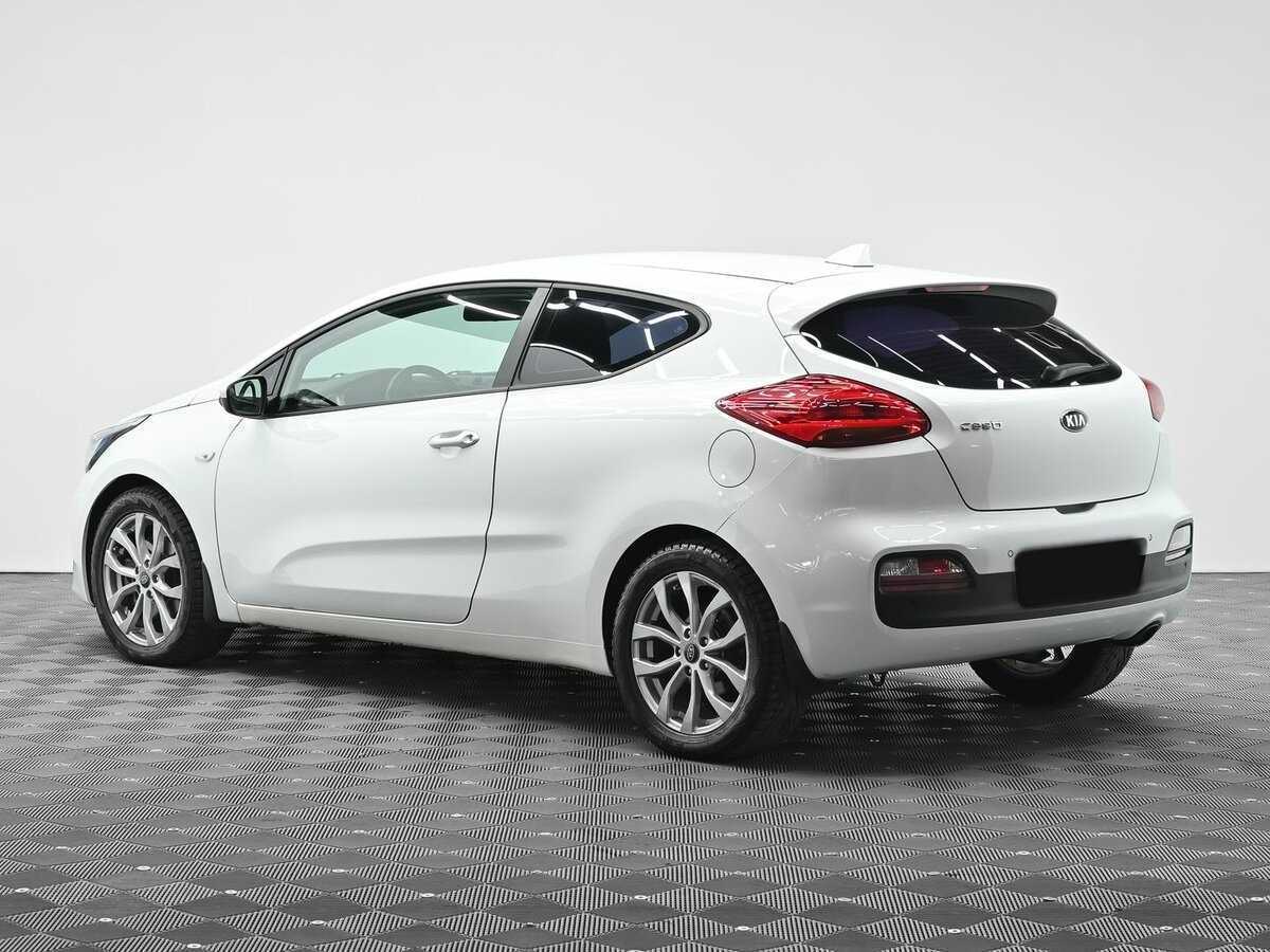 Купить Kia Ceed с пробегом. Фото: #3