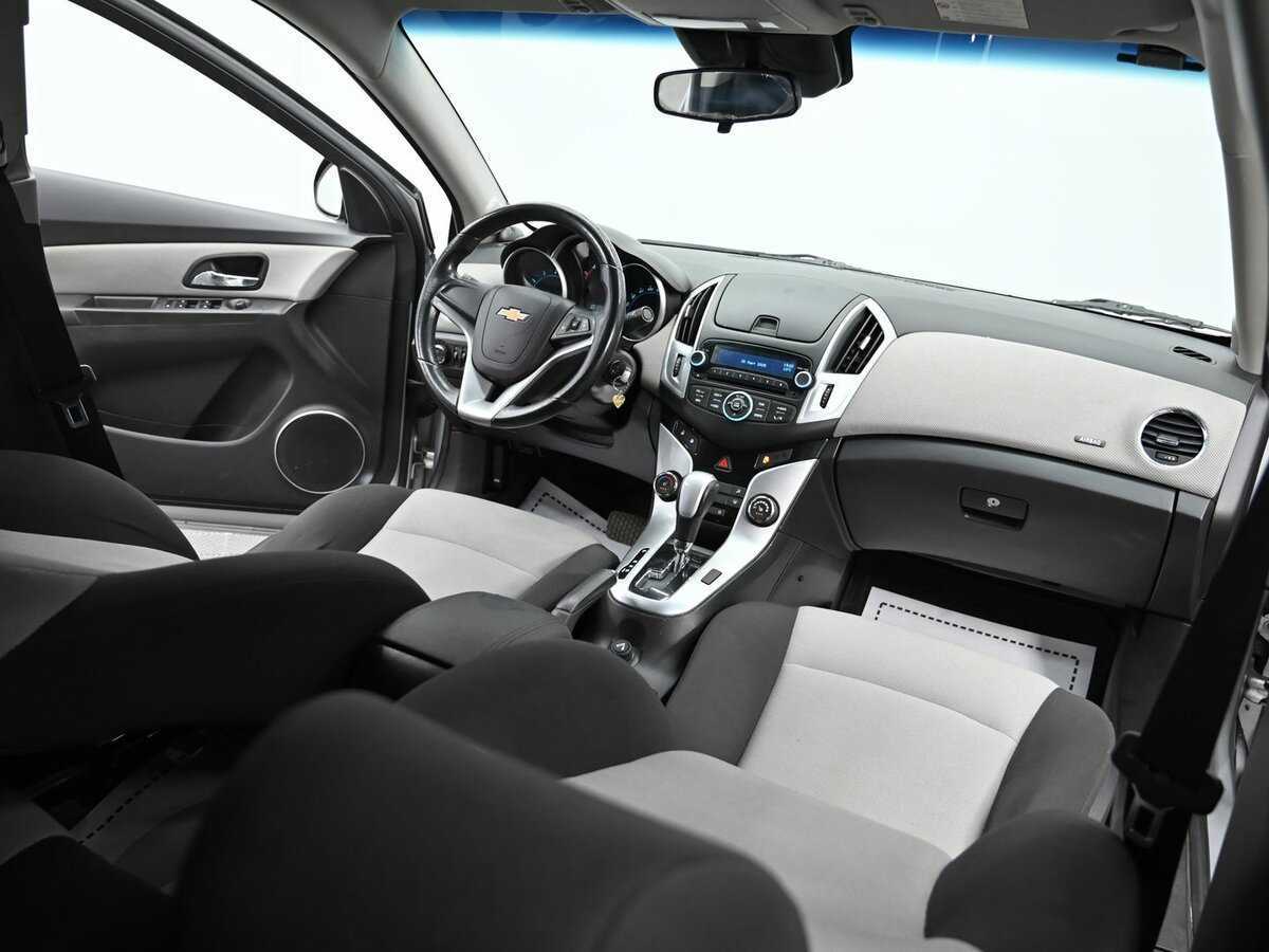 Купить Chevrolet Cruze с пробегом. Фото: #12