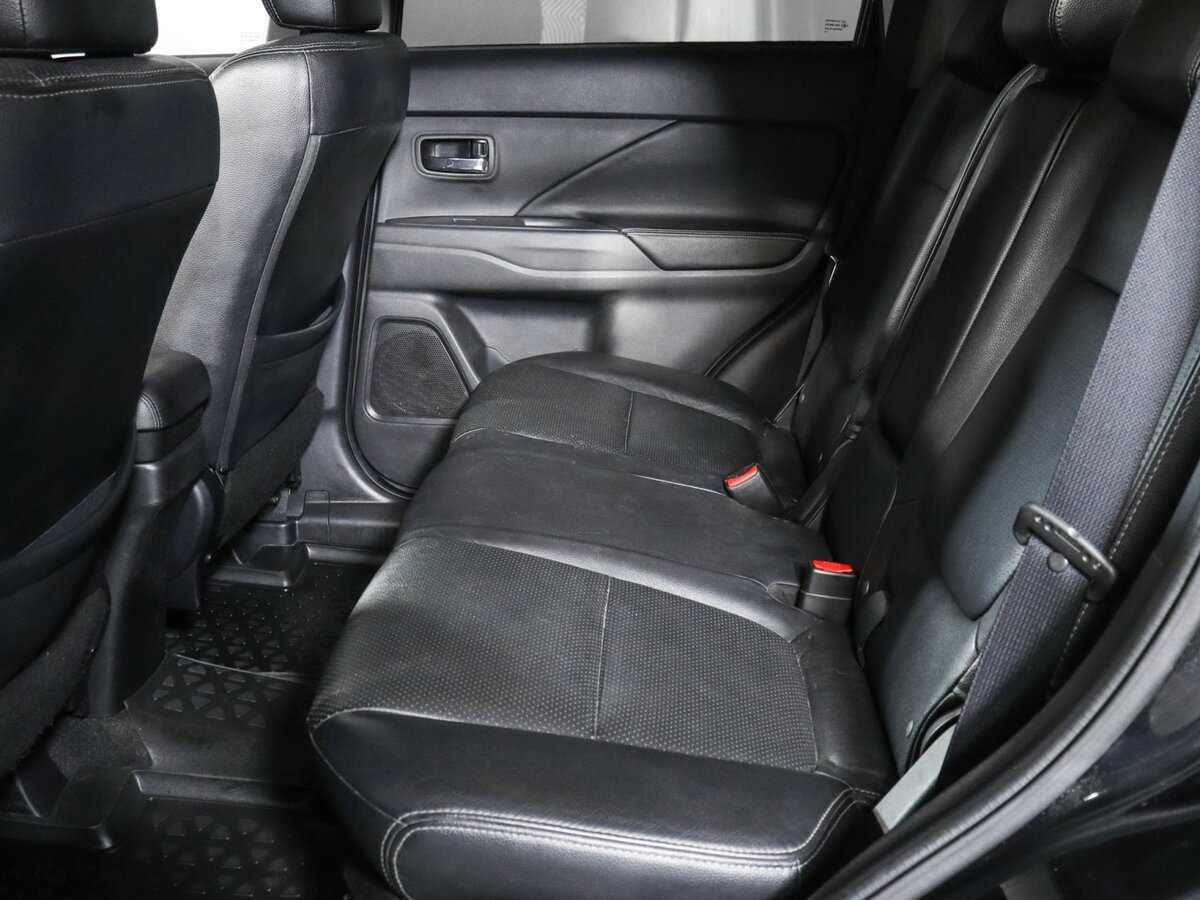 Купить Mitsubishi Outlander с пробегом. Фото: #3