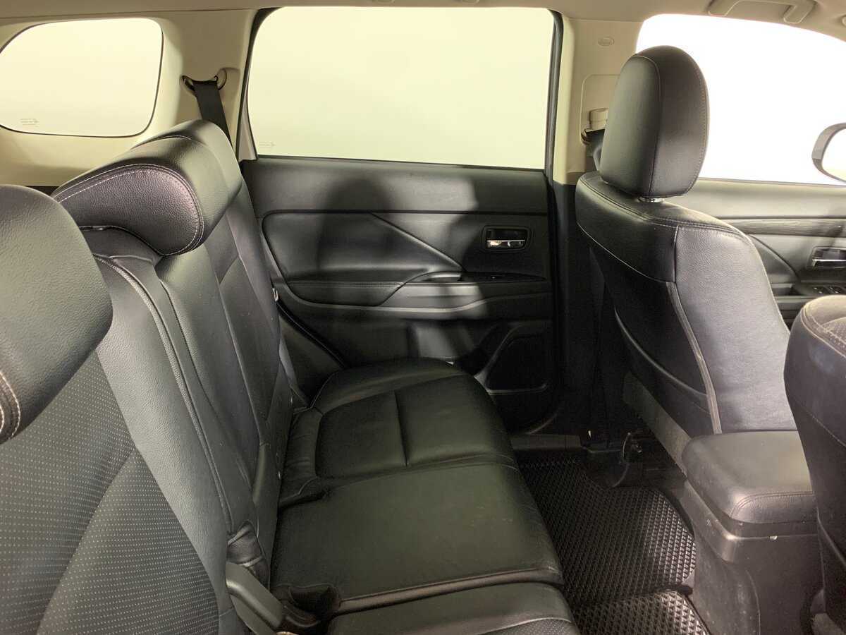 Купить Mitsubishi Outlander с пробегом. Фото: #17