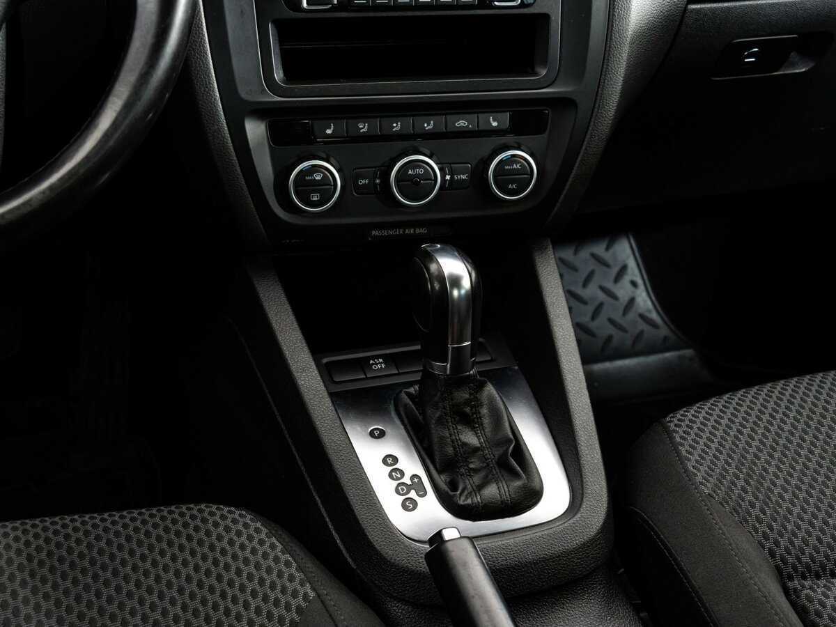 Купить Volkswagen Jetta с пробегом. Фото: #11