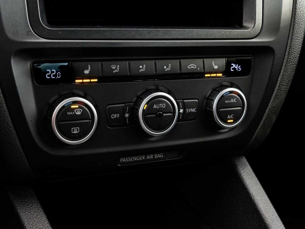 Купить Volkswagen Jetta с пробегом. Фото: #13