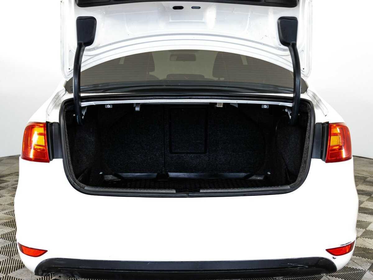 Купить Volkswagen Jetta с пробегом. Фото: #14