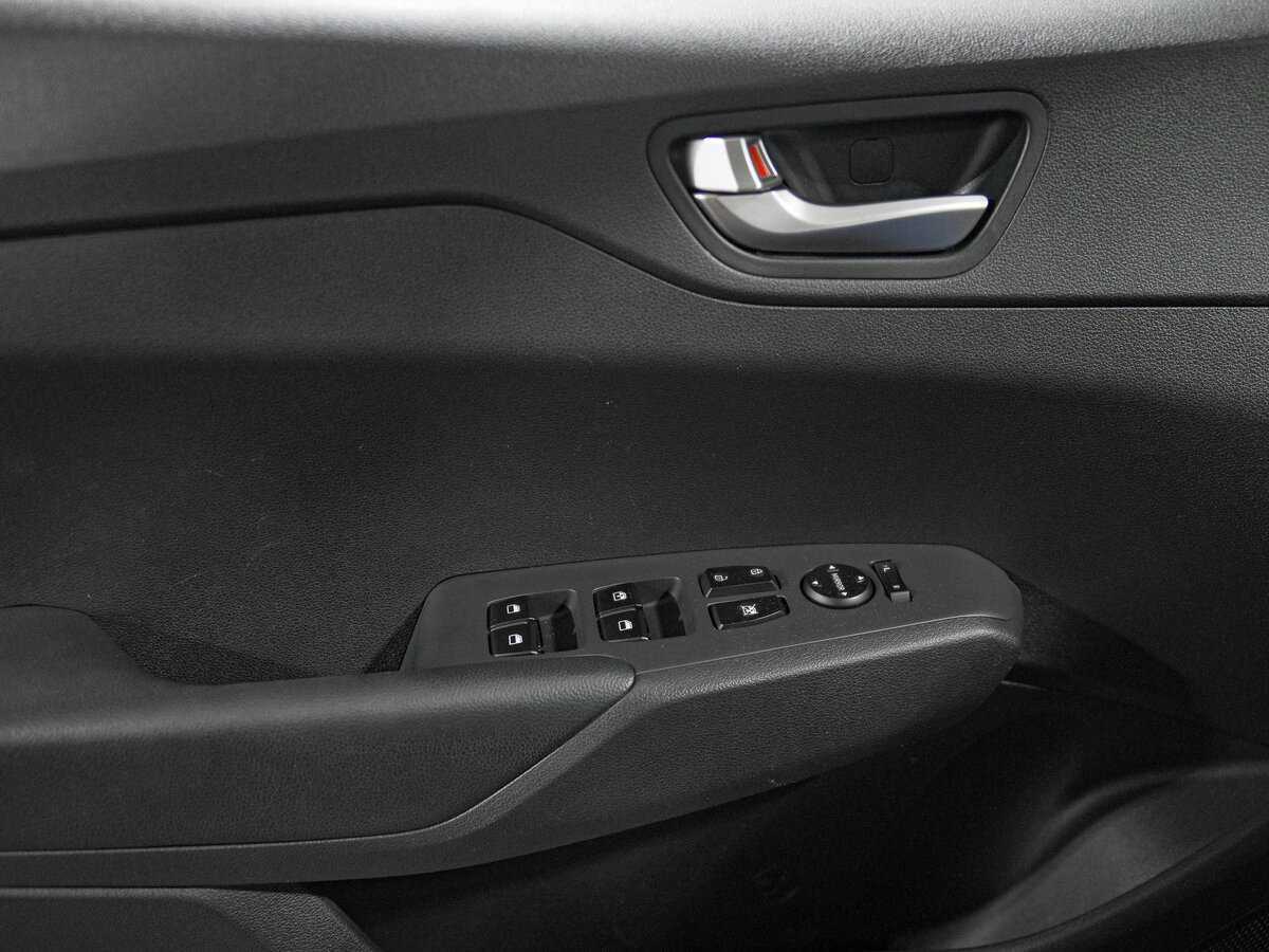 Купить Hyundai Solaris с пробегом. Фото: #10