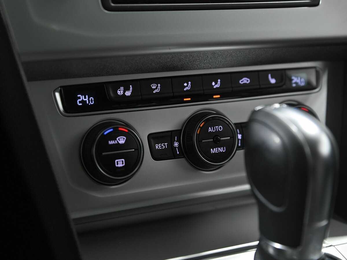 Купить Volkswagen Passat с пробегом. Фото: #9