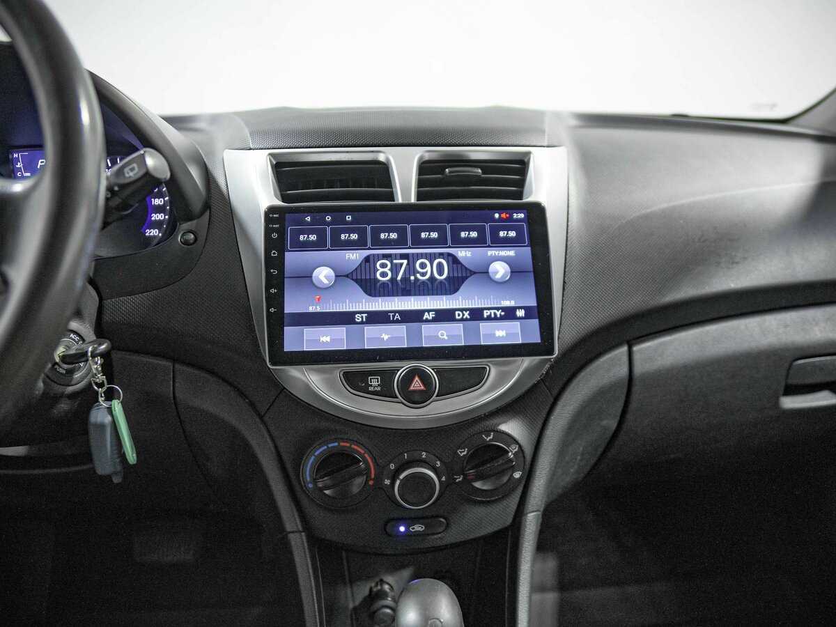 Купить Hyundai Solaris с пробегом. Фото: #8