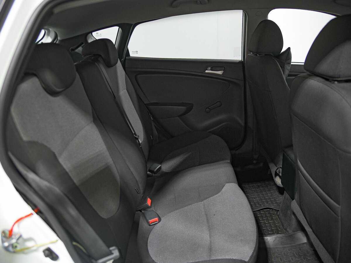 Купить Hyundai Solaris с пробегом. Фото: #12