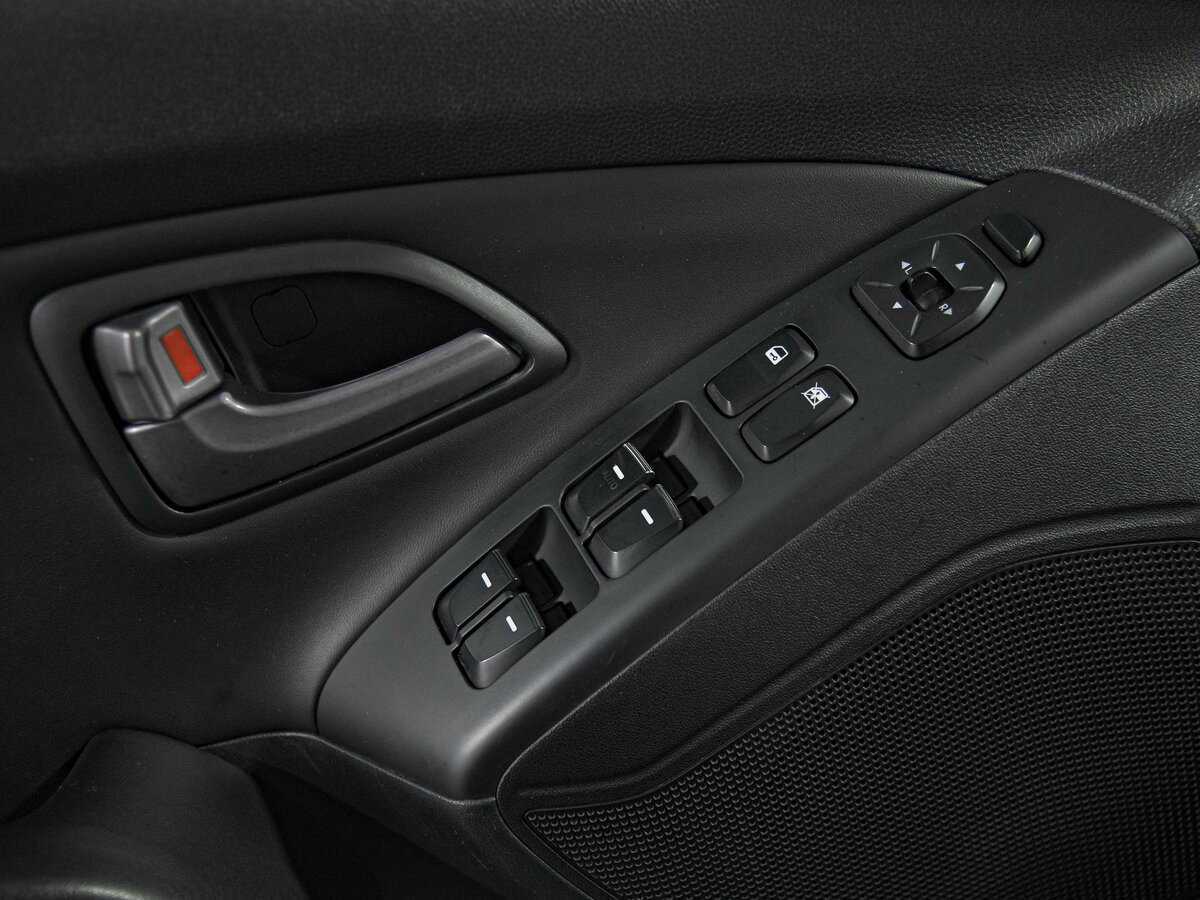 Купить Hyundai ix35 с пробегом. Фото: #12