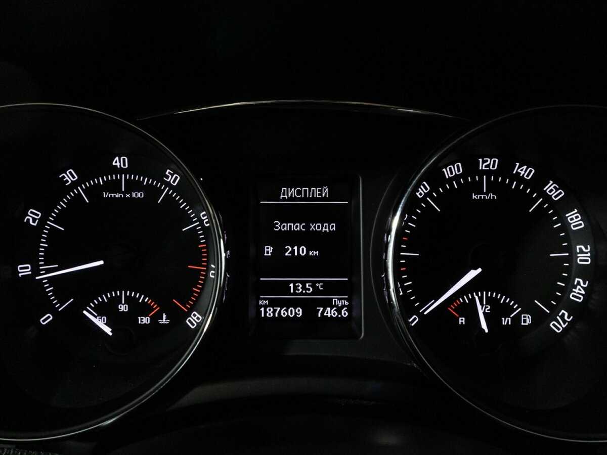 Купить Skoda Superb с пробегом. Фото: #11