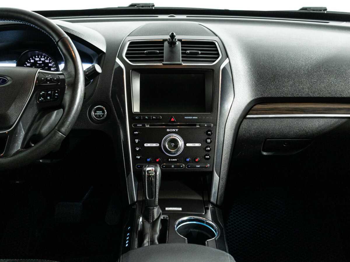 Купить Ford Explorer с пробегом. Фото: #13