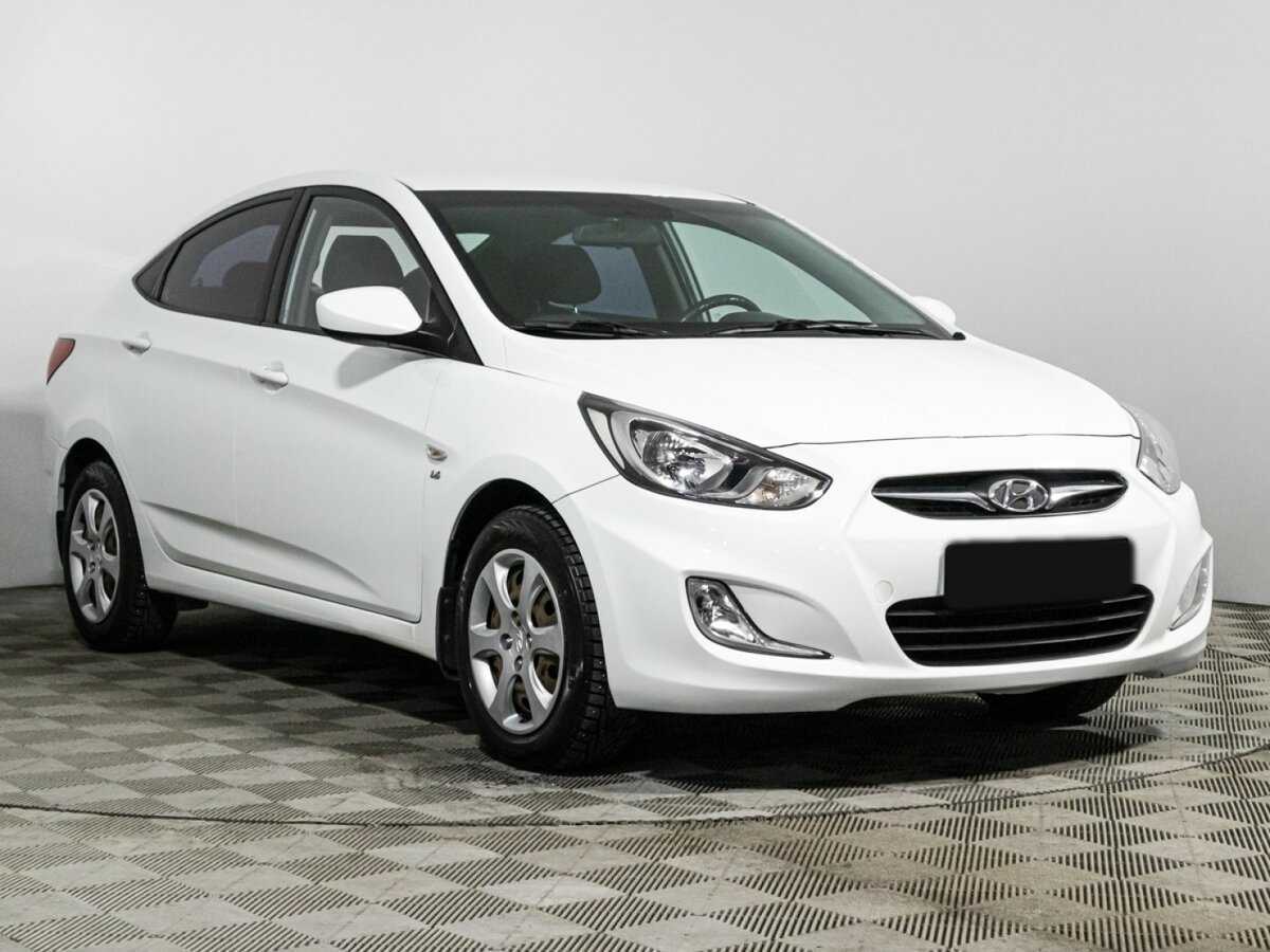 Купить Hyundai Solaris с пробегом. Фото: #2